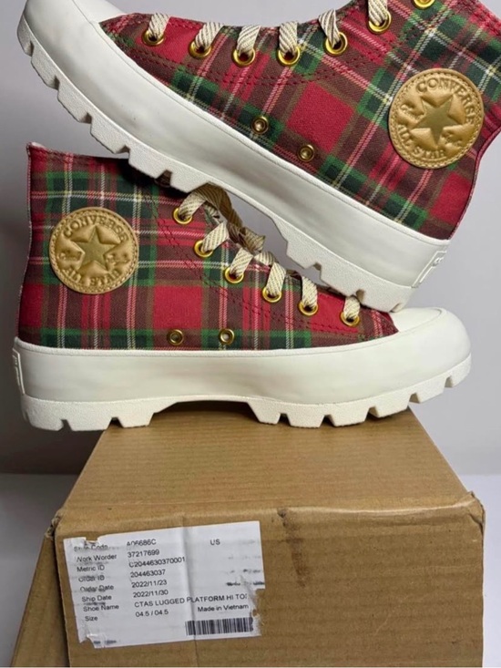 Converse Shoes - Converse Chuck Taylor Lugged
Platform Plaid Men's size 4 (fits women's 6)